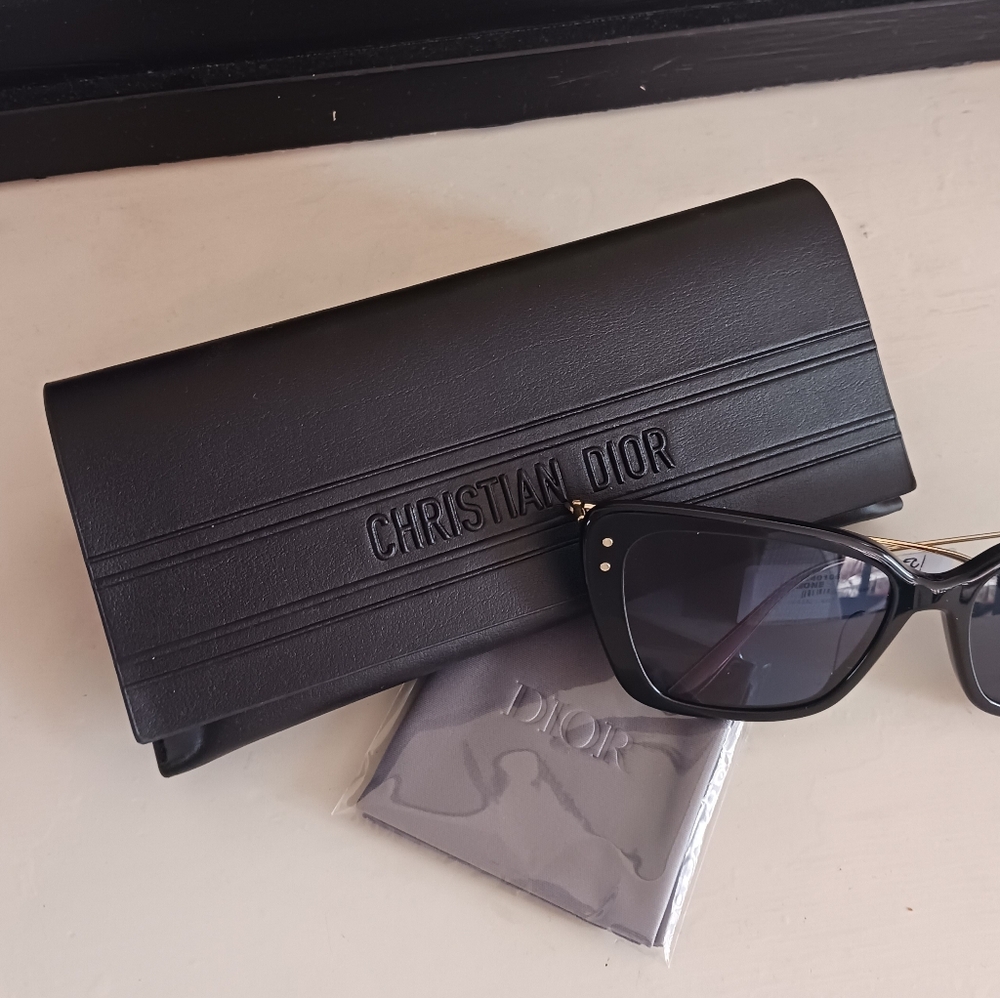 DIOR MissDior Butterfly Women's Sunglasses - Picture 2 of 9